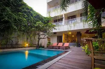 Vihan Suites Bali كوتا 3*,